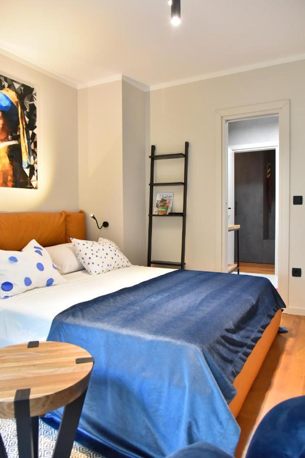 Lux Luna Apartments & Rooms Old Town Zara Esterno foto